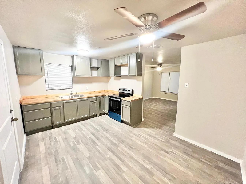 754 Fitch St - Photo 5 of 18