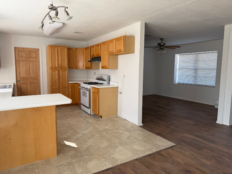 2716 Beechwood St - Photo 3 of 11