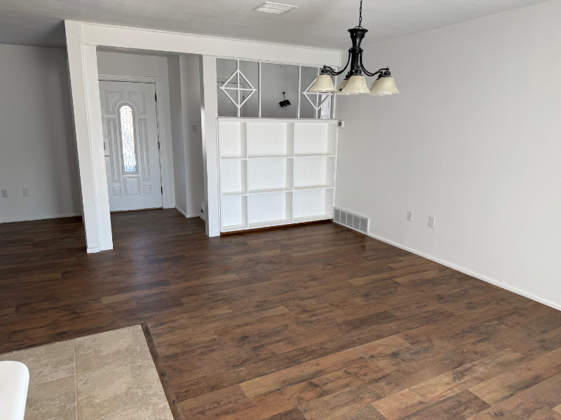 2716 Beechwood St - Photo 5 of 11