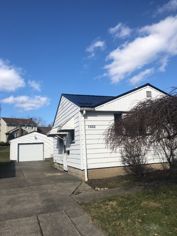 1432 Youll St - Photo 2 of 7