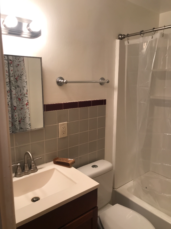 1432 Youll St - Photo 3 of 7