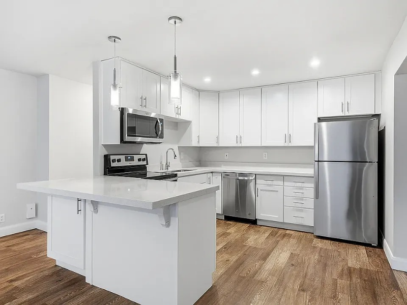 172 W Clinton Ave - Photo 4 of 10