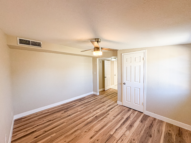 1530 W 4th Pl - Photo 6 of 20