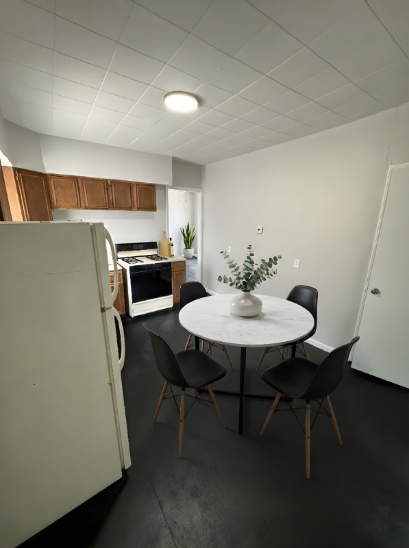 3860 E 72nd St #3 - Photo 6 of 19