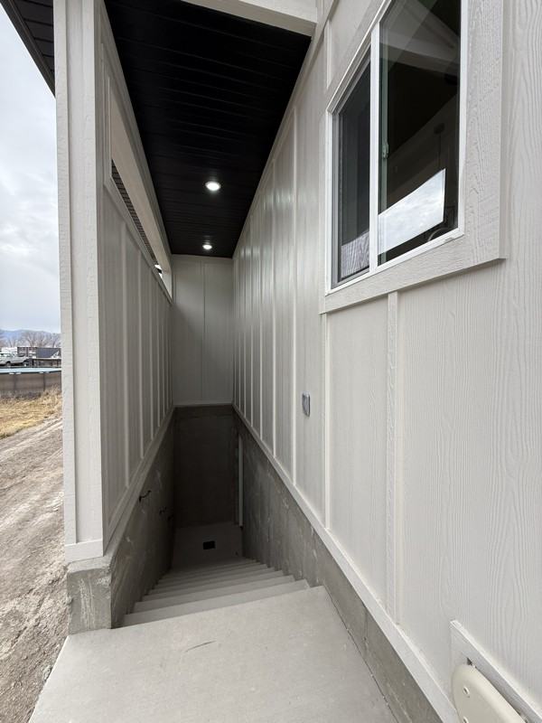 245 N Center St - Photo 3 of 14