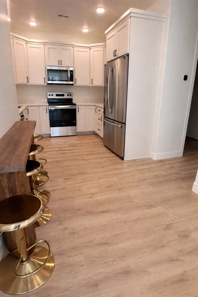 1593 Nw #204 - Photo 2 of 19