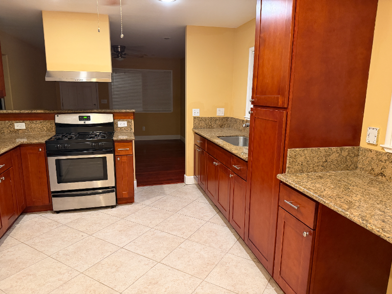 1621 Hobson Ave - Photo 2 of 16