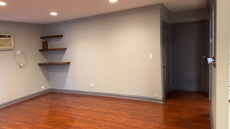 9S060 Lake Dr #12-102 - Photo 5 of 20