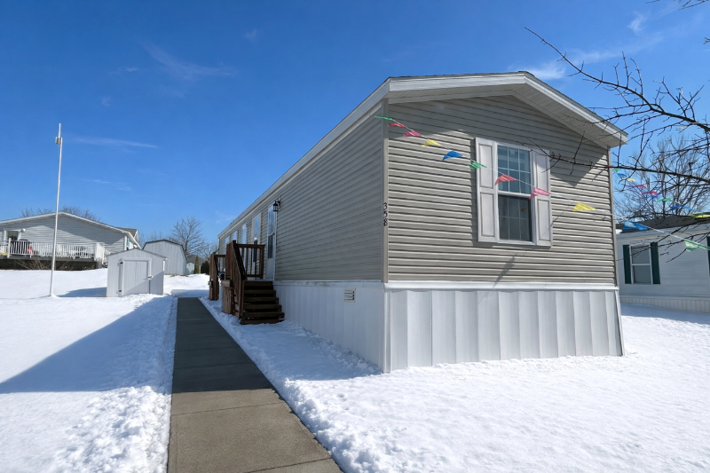 358 Parker Lake Dr - Photo 2 of 8