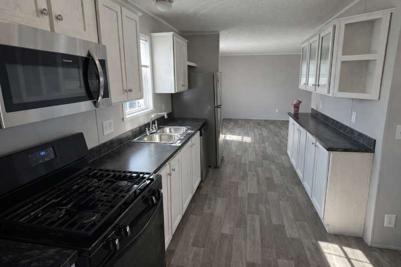 358 Parker Lake Dr - Photo 3 of 8