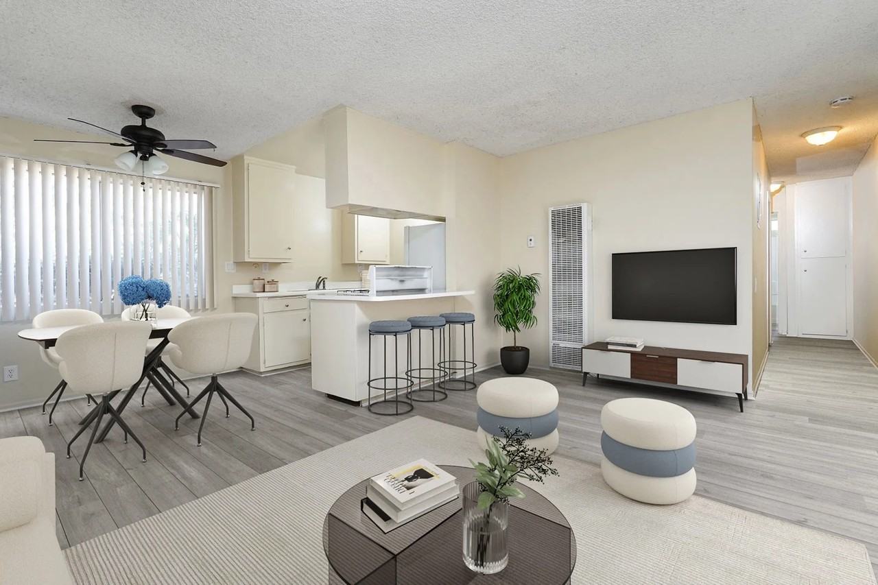 530 N Wilson Ave #5 - Photo 2 of 6