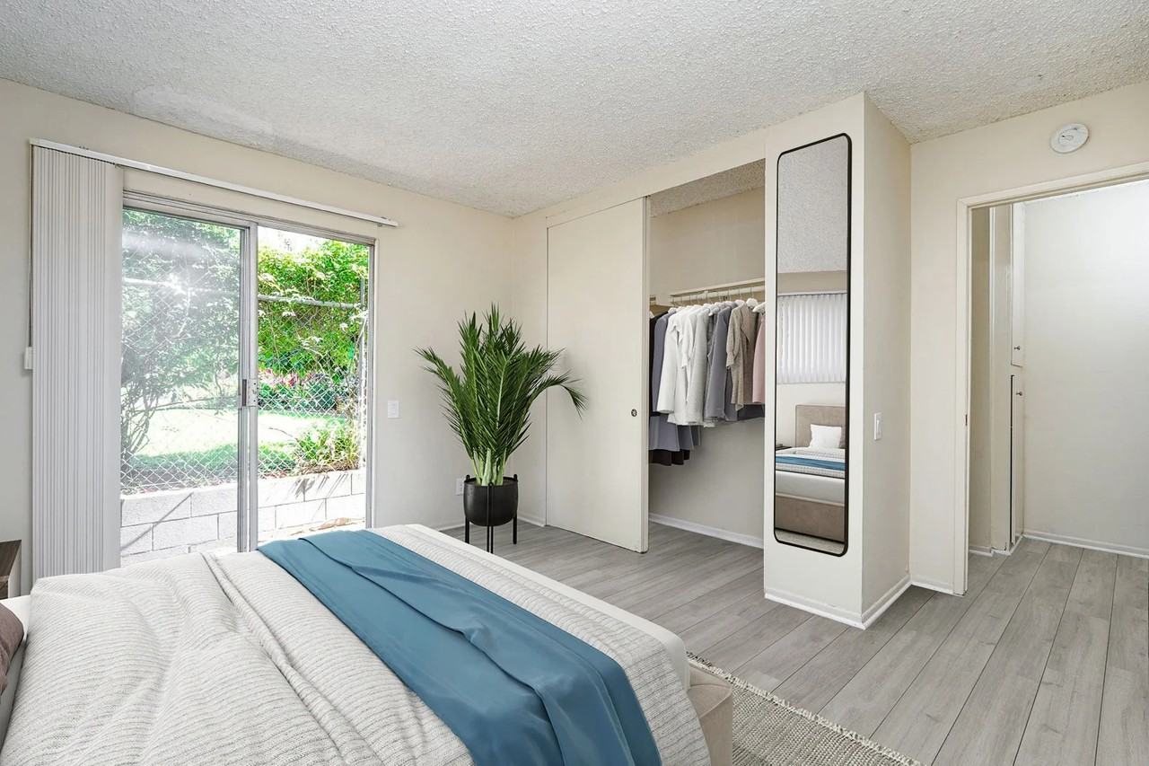 530 N Wilson Ave #5 - Photo 3 of 6