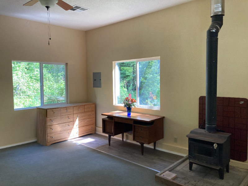 90 Whittier Ln - Photo 3 of 7