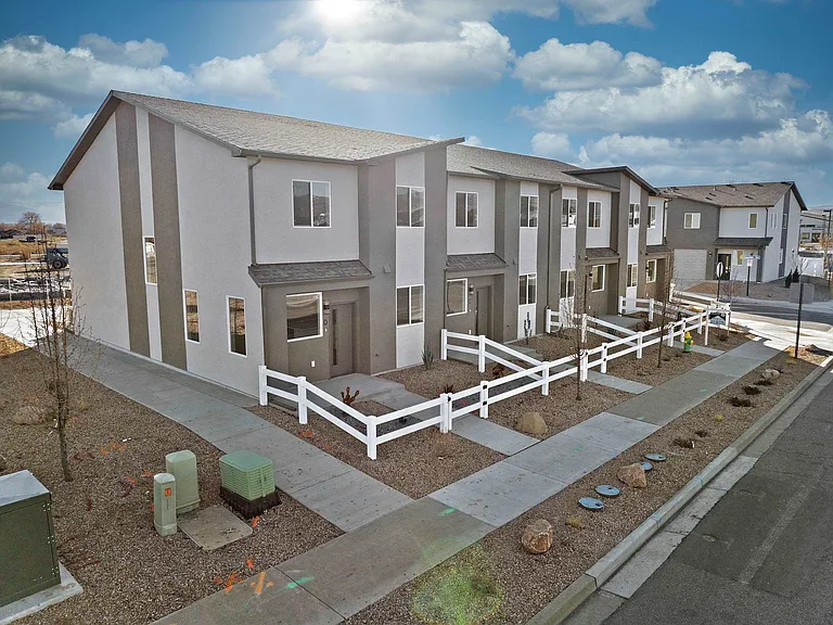 2786 Caspian Way #B - Photo 2 of 20