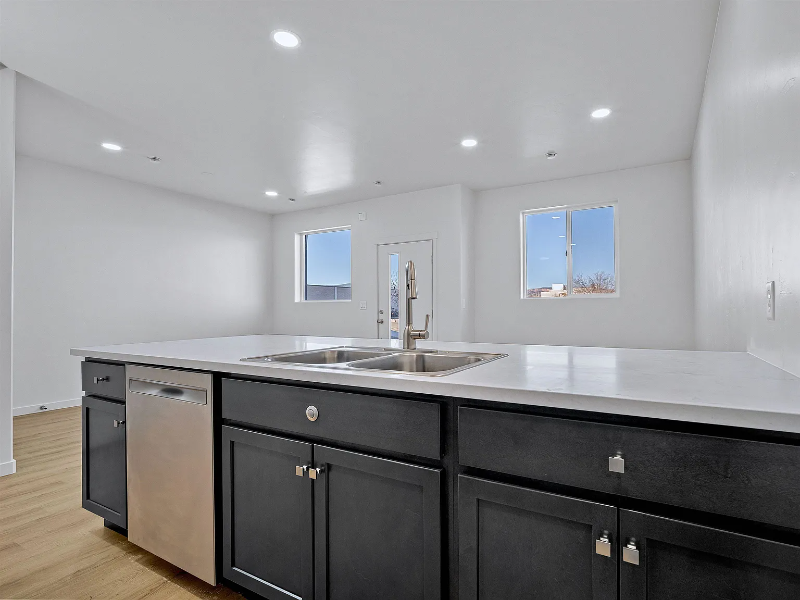 2786 Caspian Way #B - Photo 4 of 20