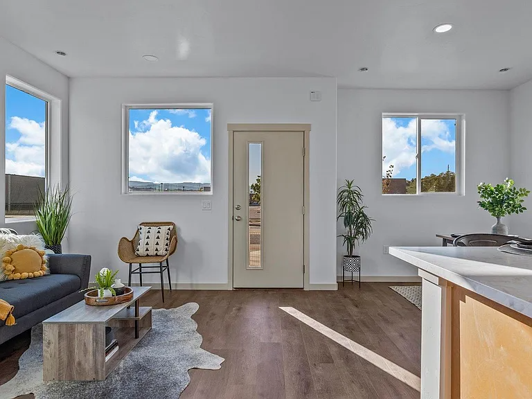 2786 Caspian Way #B - Photo 7 of 20