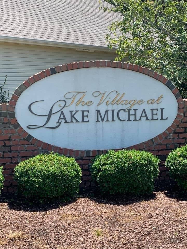 623 Oakfield Trl - Photo 2 of 4