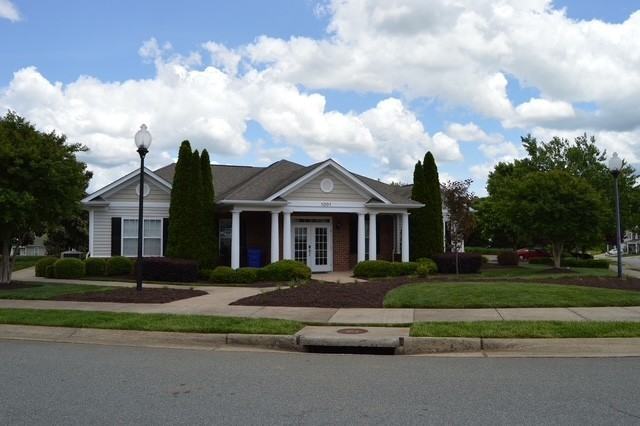 623 Oakfield Trl - Photo 3 of 4