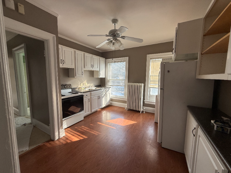 2062 Robinwood Ave #3 - Photo 5 of 9