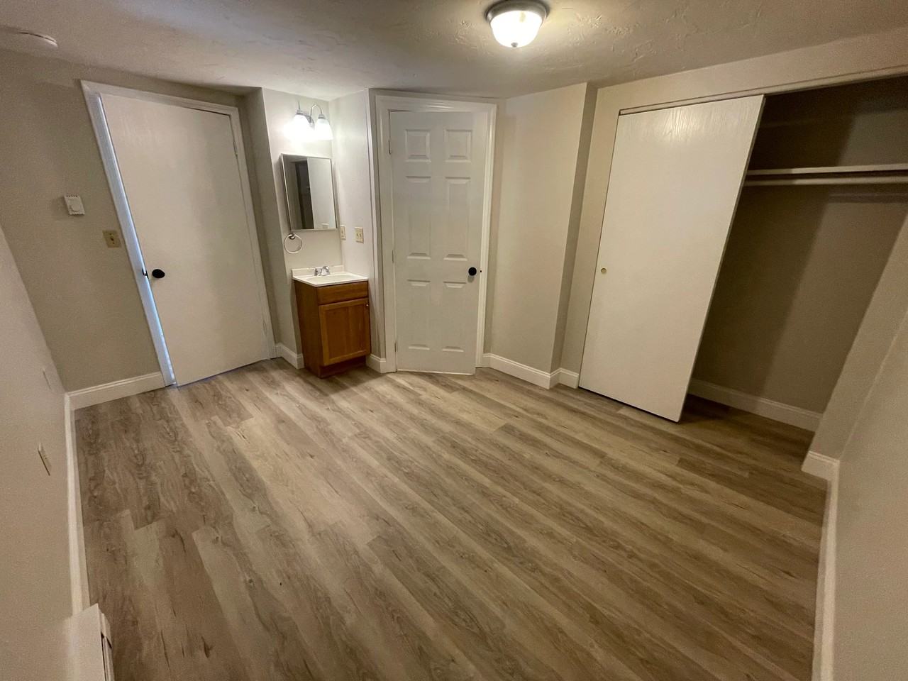 185 N Main St #6 - Photo 7 of 8