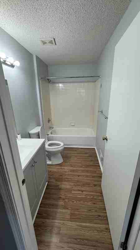 24 Colonial Ct - Photo 5 of 11