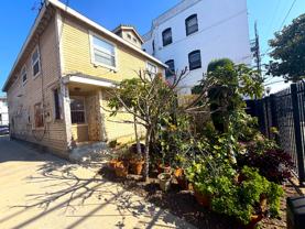 1503 W Adams Blvd - Photo 1 of 1