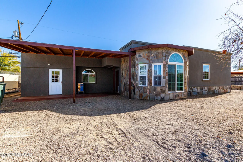 2144 N Madelyn Ave - Photo 2 of 17