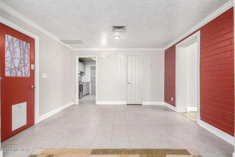 2144 N Madelyn Ave - Photo 4 of 17