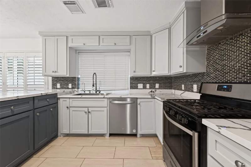 4019 Saint Michaels Ct - Photo 7 of 20