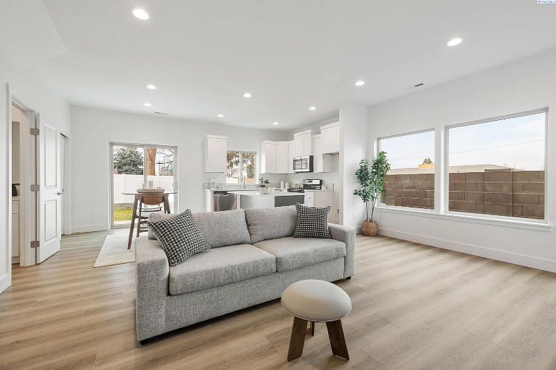 1008 S Underwood Pl #110 - Photo 2 of 11