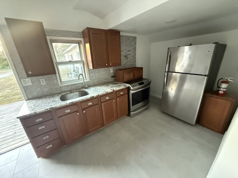 580 Tuckahoe Rd - Photo 3 of 11