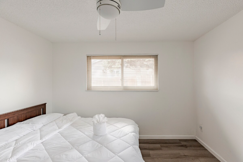 6129 Wolff St - Photo 5 of 19