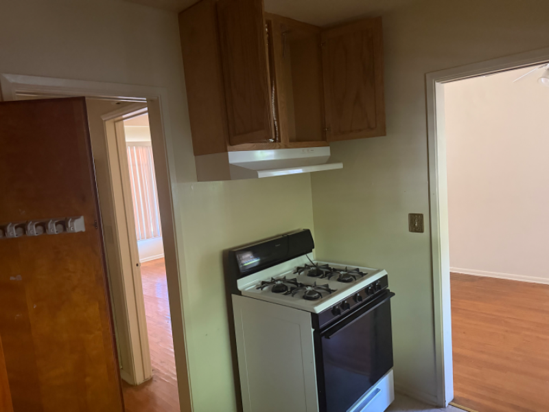 918 W Huntington Dr #C - Photo 6 of 7