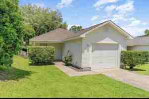 featured image of 2751 Bay Club Dr