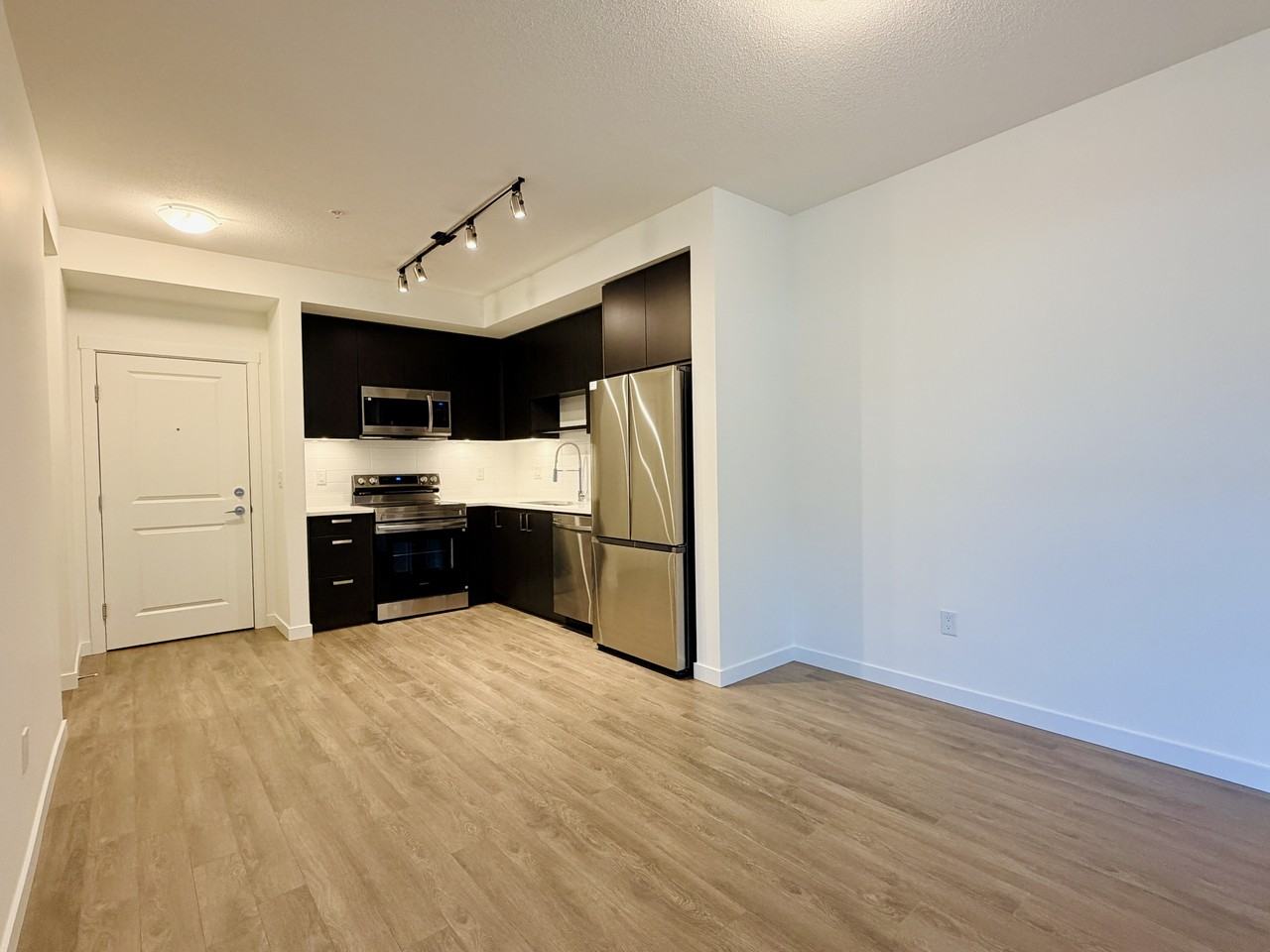 15733 85 Avenue - Photo 7 of 13