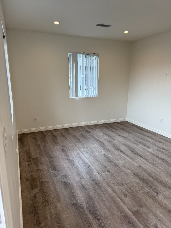 154 S Grand Oaks Ave - Photo 3 of 12