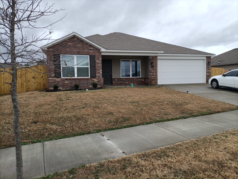 2801 W Mclaren Dr - Photo 2 of 20