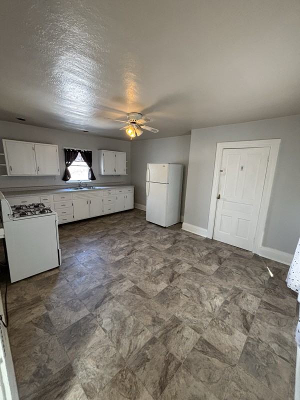 611 N 3rd St #C - Photo 2 of 9