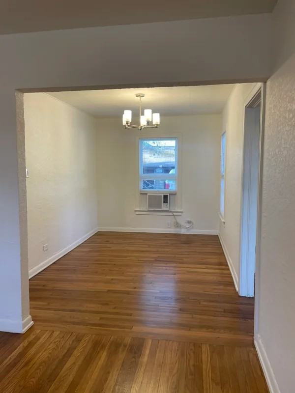 401 W Lynwood Ave #2 - Photo 2 of 9