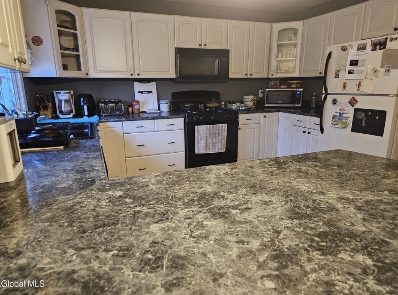 3 9th St #2 - Photo 4 of 9