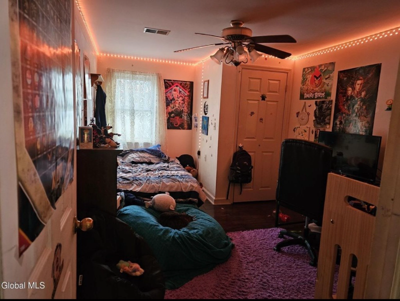 3 9th St #2 - Photo 7 of 9