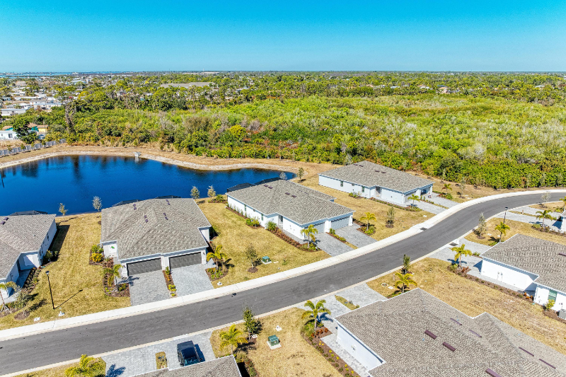 8613 Seasalt Loop - Photo 2 of 20