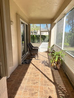 550 Cross Way - Photo 4 of 12