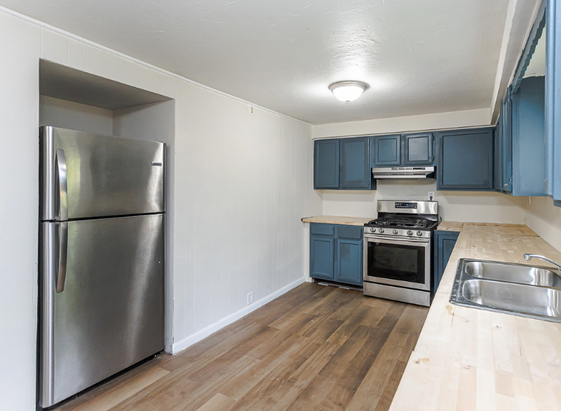 4440 Fairview Dr - Photo 7 of 16