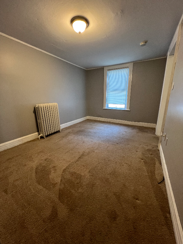 1 Mcnaughton Ave #D - Photo 4 of 10