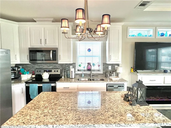 4637 W Palm Dr - Photo 4 of 12