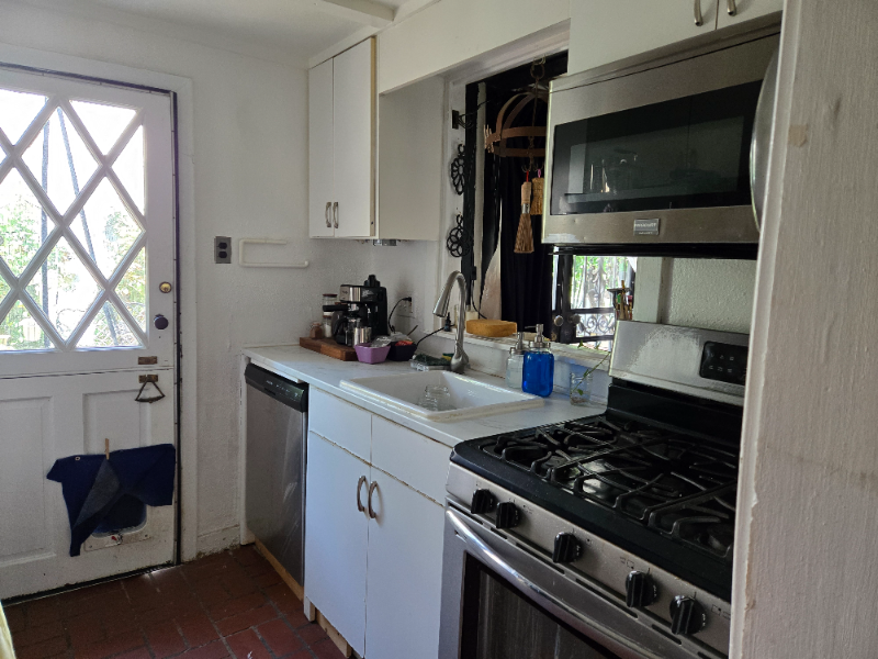 906 Tyson St - Photo 6 of 18