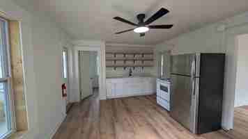 featured image of 416 Burgess St