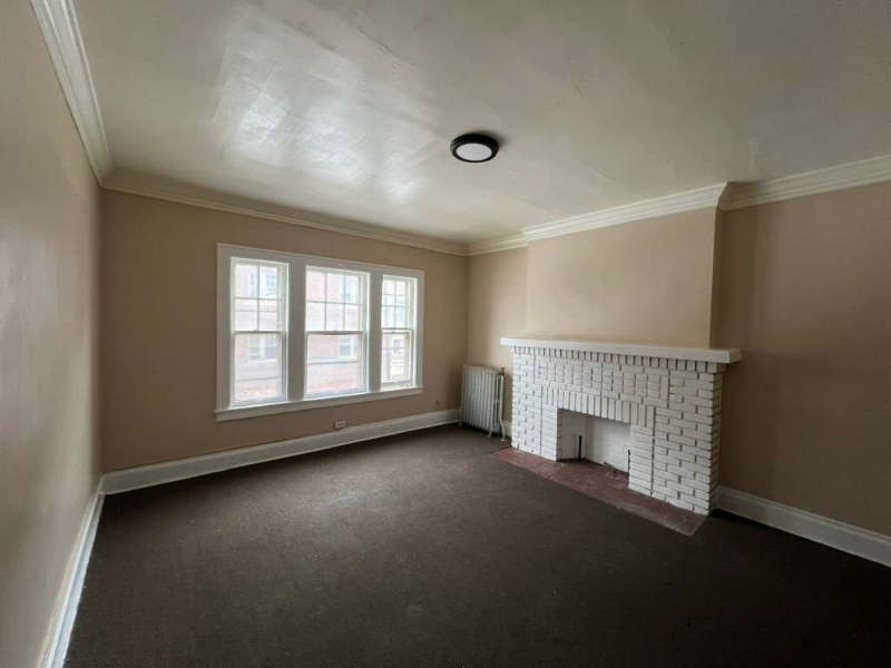 55 Cotter Ave #4 - Photo 3 of 12