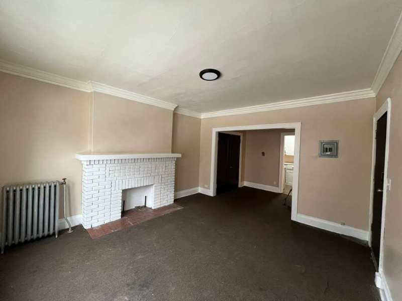 55 Cotter Ave #4 - Photo 5 of 12